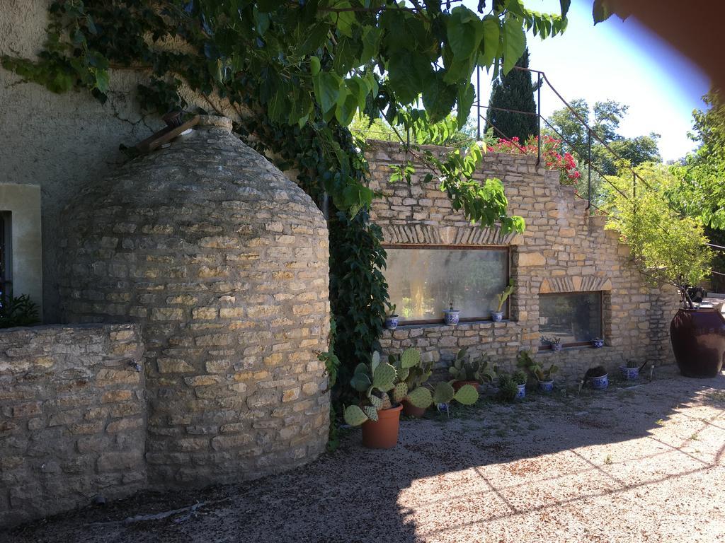 Le Mas Des Armouriers Violès Exterior foto